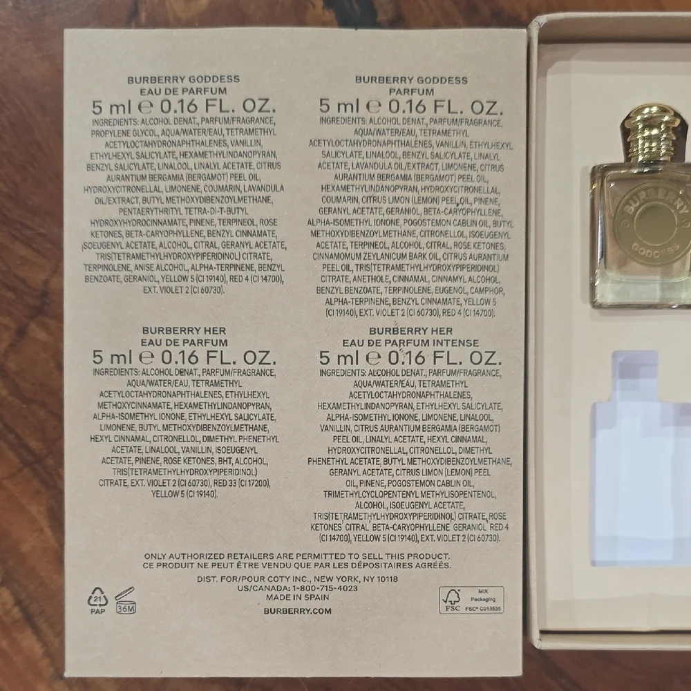 Burberry Fragrance Duo in Gold and Clear - Picture 3 of 6